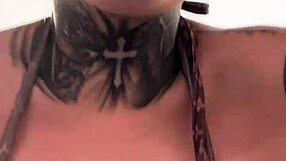 gym slut, your wet pussy dripping down legs turns me on?