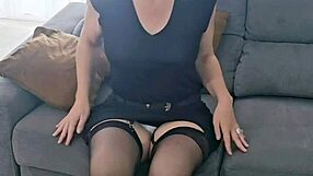 wanna lick milf feet in lingerie?