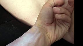 Nervous amateur teen Aspen crave pussy fingering help?