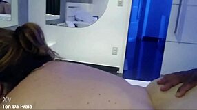 sem pélos raspando a branquinha safada do guaruja com pauzão