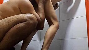 la puta nora milf espiada en el baño mamada y follada duro semen dentro del coño