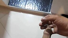 la puta nora milf espiada en el baño mamada y follada duro semen dentro del coño