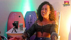Fitness model Kelly Odara bares muscular beach clit secrets