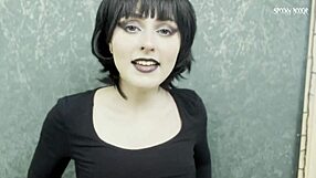 Horny Goth Mavis Dracula Cosplay Fucks Pussy Cum on Feet