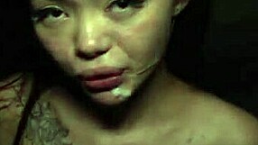 สาวเอเชียร่างเล็กตัวสั่นเทาเสียวจากน้ำแตกซ้อนกันในเย็ดโหด