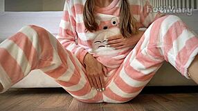 Skinny Schoolgirl Small Tits Big Squirt Orgasm Pussy Fingering Closeup