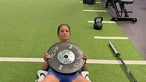 whoa 25lb overhead press hits shoulders traps and hip flexors super hard 💪🔥