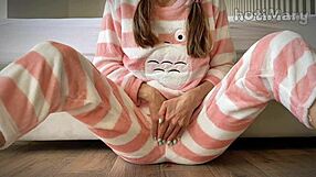 Skinny Schoolgirl Small Tits Big Squirt Orgasm Pussy Fingering Closeup