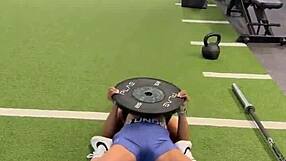 whoa 25lb overhead press hits shoulders traps and hip flexors super hard 💪🔥