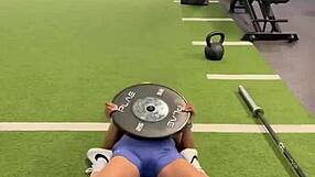 whoa 25lb overhead press hits shoulders traps and hip flexors super hard 💪🔥