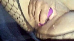 damn, my curvy latina cousin masturbates so hot with that vibrator on