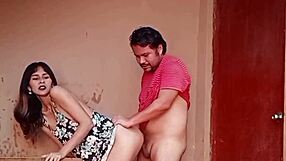 Neighbor shaves her wet pussy then sucks cock before outdoor facial
