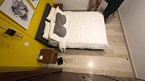 Mi cuñada resiste pero termina gimiendo con creampie en su gran culo