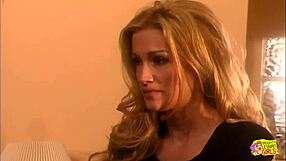 whoa 😏 experienced blonde licks & fingers maid's pussy in hot lesbian play 👅💦