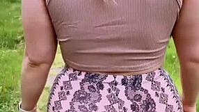 Bunduda Gostosa Prostitute Tempts with Her Massive Curvy Ass