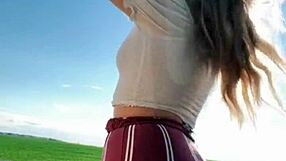 Bunduda Gostosa Prostitute Tempts with Her Massive Curvy Ass