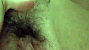Ele depositou todo o estoque de porra dentro de mim, feels so huge in vagina?