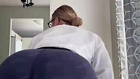 Bunduda Gostosa Prostitute Tempts with Her Massive Curvy Ass