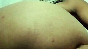 I stretch my big latina ass while masturbating