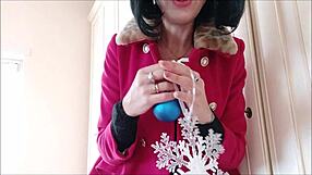 Stepmom in lingerie unwraps ass gift with toys and teasing strip