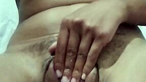 I stretch my big latina ass while masturbating