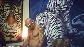 look at maxxx loadz behind the scenes stroking that magic motion machine hard