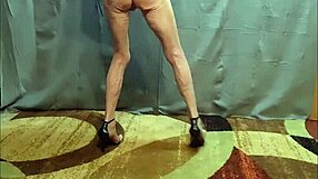 busy-bottom naked cums hard in hd update