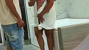 damn can you believe sexo in the jacuzzi with that motel receptionist hot tub action?