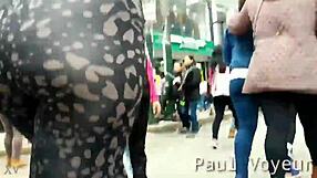 voyeur watches culona in tight leggings