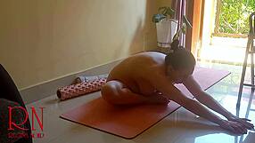 watch curvy gymnast do nude yoga acrobatics naked