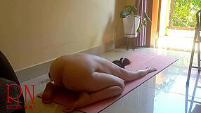watch curvy gymnast do nude yoga acrobatics naked