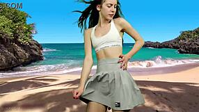 No panties on her watch wind blow skirt up pussy flash!