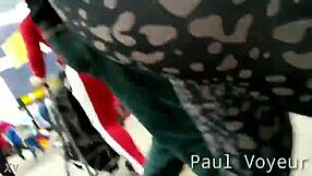 voyeur watches culona in tight leggings