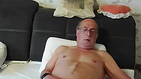 German webcam babe squirts from electrostim vibrator and cumshot 💦😩