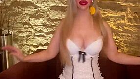 I Am the Dancing Goddess with Glasses in Music Fantasy