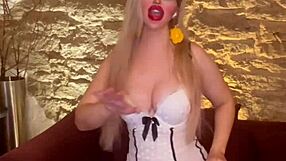 I Am the Dancing Goddess with Glasses in Music Fantasy