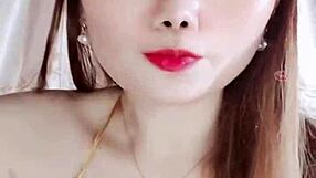 viet teen dances naked on bigo live