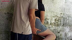minha esposa saiu e a empregada gostosa pegou meu pau