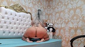 dan�a sensual de langerie branco com preto