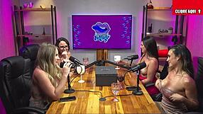 morena safada chupando as amigas com dildo
