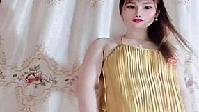 viet teen dances naked on bigo live