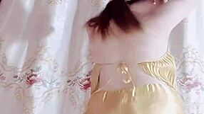 viet teen dances naked on bigo live
