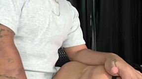 Vizinha casada peituda gave bareback to condo manager while husband showered