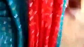 Big Ass Indian Girl Shakes Her Ass