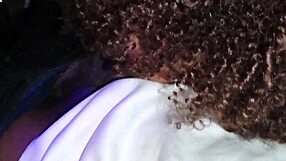 Puta engole pau gigante ainda passa a lingua no saco na festa de swing da base dos sapecas