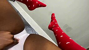 I masturbate and squirt hard on camera