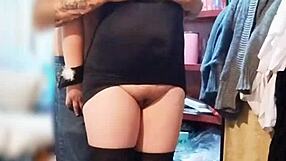 mi vecino me sorprendi entrando a verme mientras me vestia para irme de puta y termino lamiendome el culo le mamo la verga