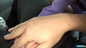 Babe sucked hard fat cock in car backseat