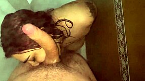 Sexo fogoso en la ducha con argentina tetona
