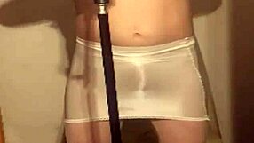 crossdresser maria in white nylonpanty en highheels